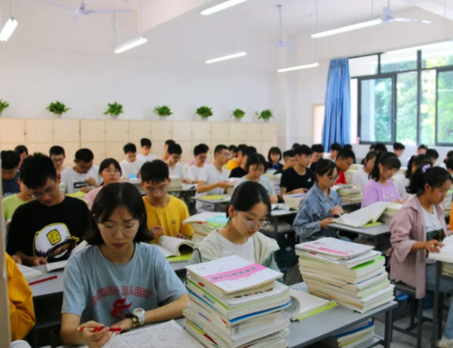 前瞻配备教育资源进步资源供应建立高中学龄人口动态监测预警机制 前瞻配备教育资源进步资源供应建立高中学龄人口动态监测预警机制
