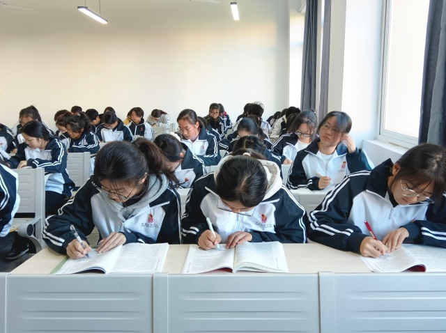 学生可以在反复思考和论证中深化认知形成价值认同 学生可以在反复思考和论证中深化认知形成价值认同